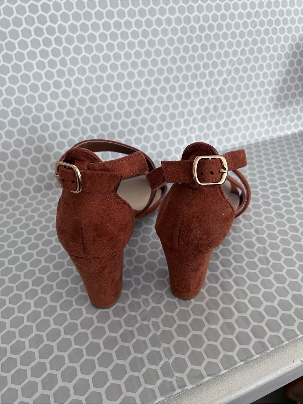 Trary Strappy Block Heel Sandals in Rust. Size 8 - Picture 5 of 6
